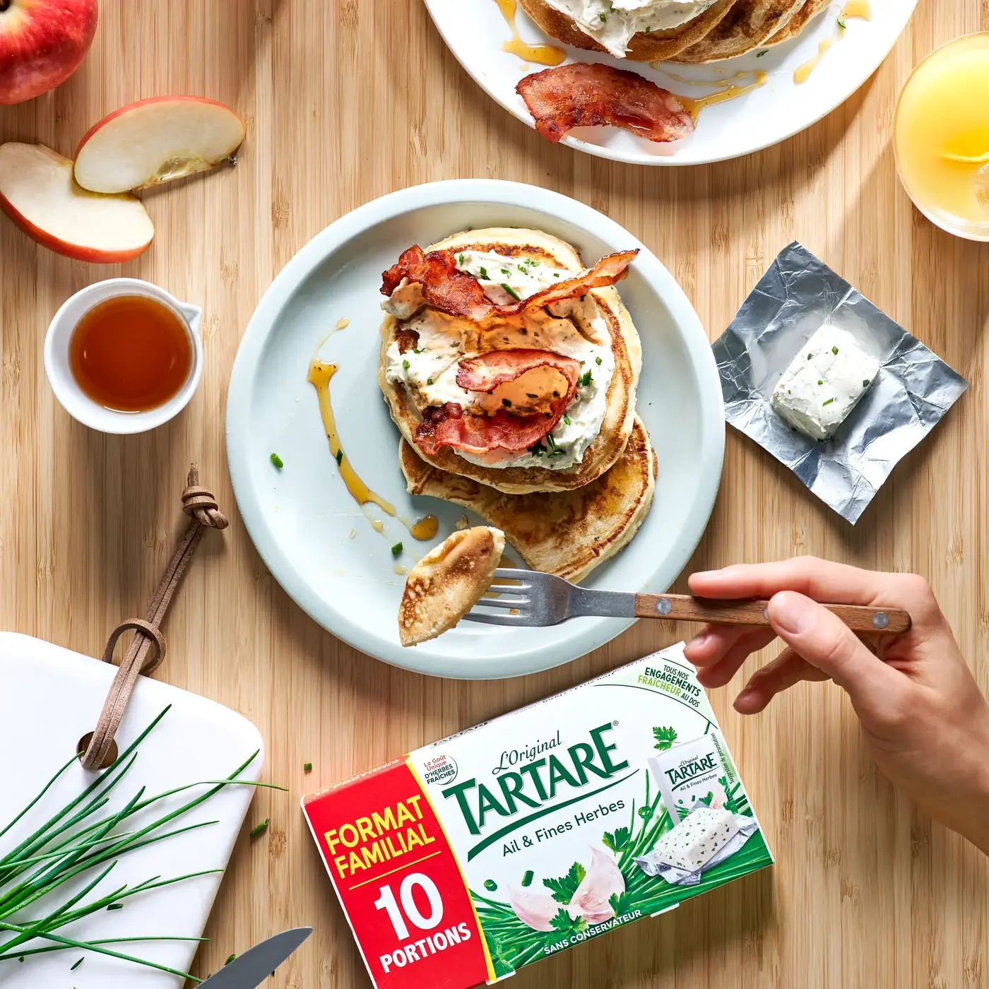 Le Brunch de Romane : Pancakes maison sucrés salés au fromage ail & fines herbes (format carré)