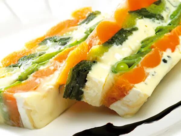 TH01_terrine-pressee-de-bresse-bleu-aux-petits-legumes