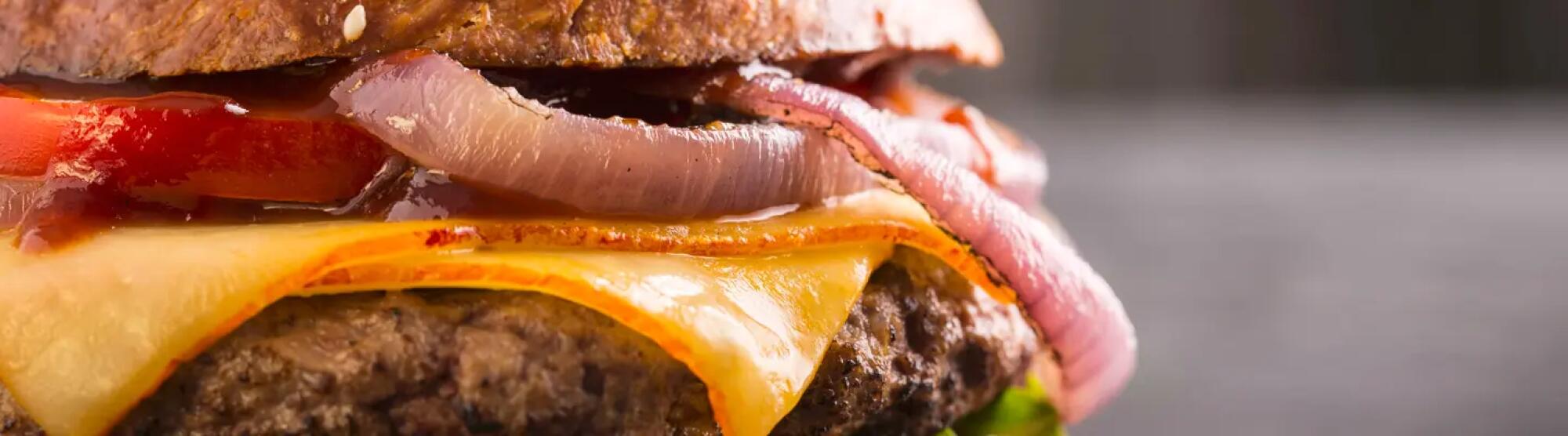 Recette : Hamburger maison au fromage, sauce barbecue