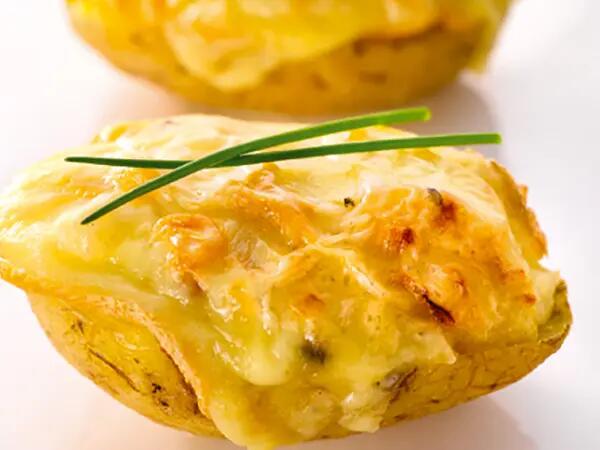 Recettes : Pommes de terre farcies au fromage à raclette