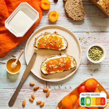 Recette : Tartines abricots, miel et fromage frais
