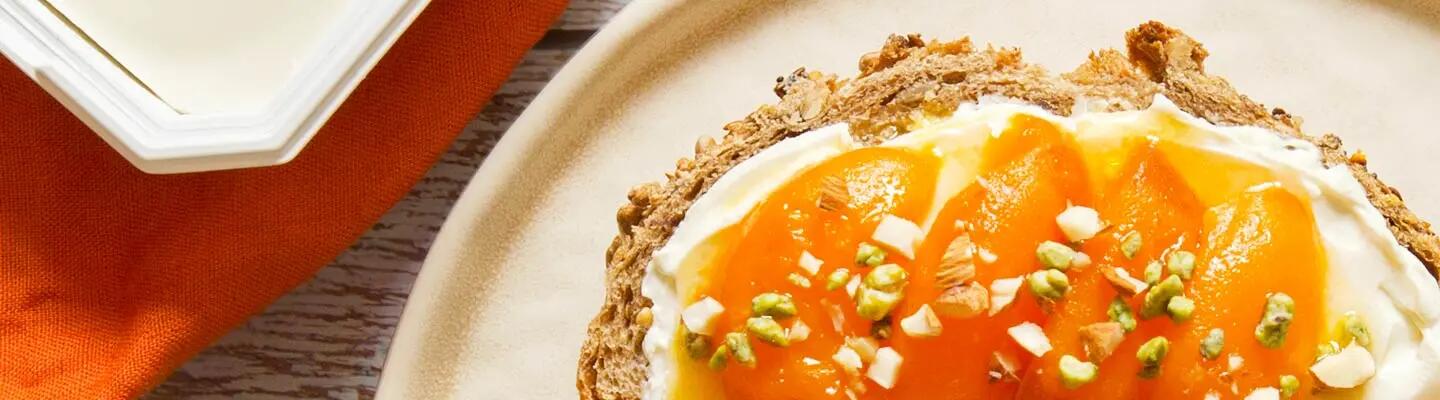 Recette : Tartines abricots, miel et fromage frais