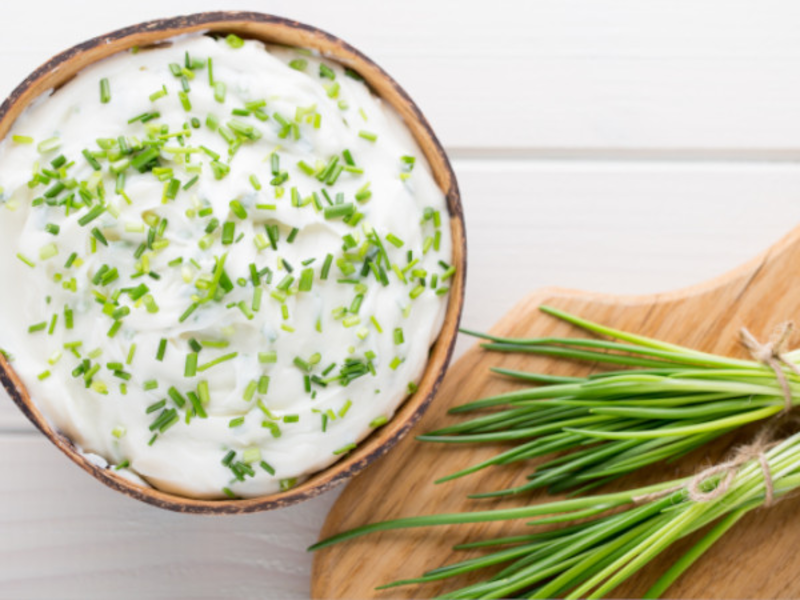 Dip aux herbes et fromage de chèvre frais