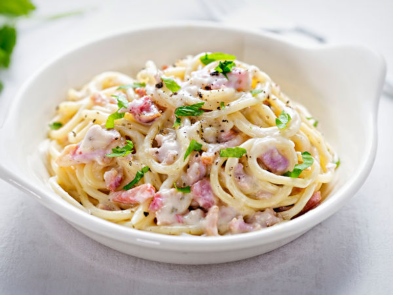 Pâtes fraîches, sauce au bleu façon carbonara