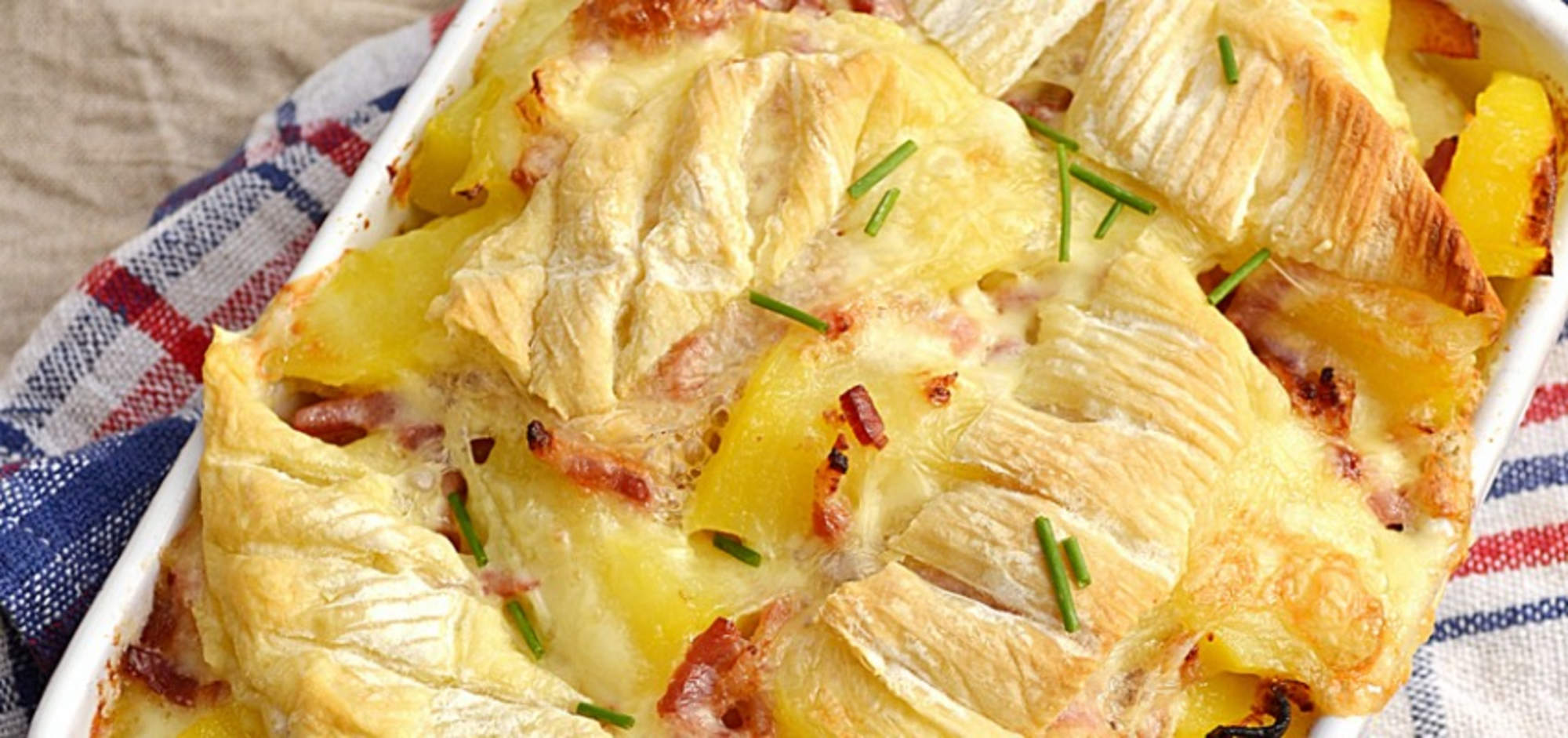 TH05_french-traditional-potato-gratin-tartiflette-picture-id500323919