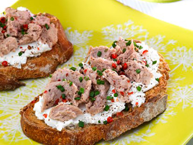 Bruschetta au thon et fromage de chèvre