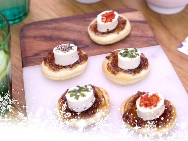 Mini tartelettes à la compotée d’oignons et fromage apéritif