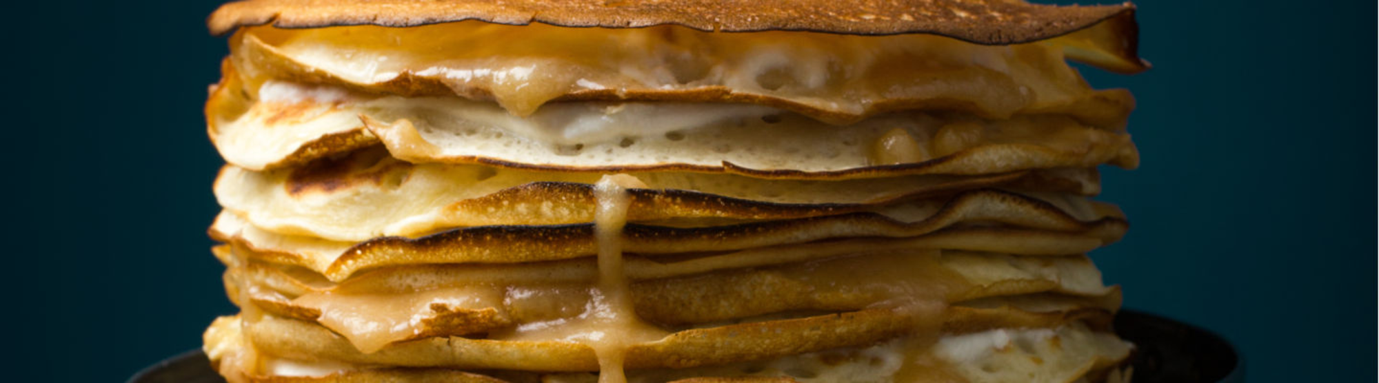 Gâteau de crêpe au caramel et fromage frais