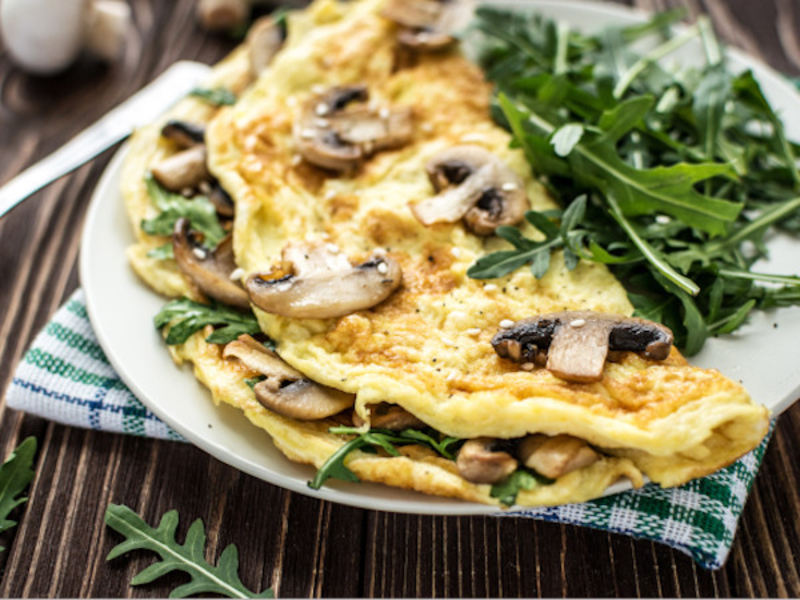 Omelette aux champignons des bois et au bleu