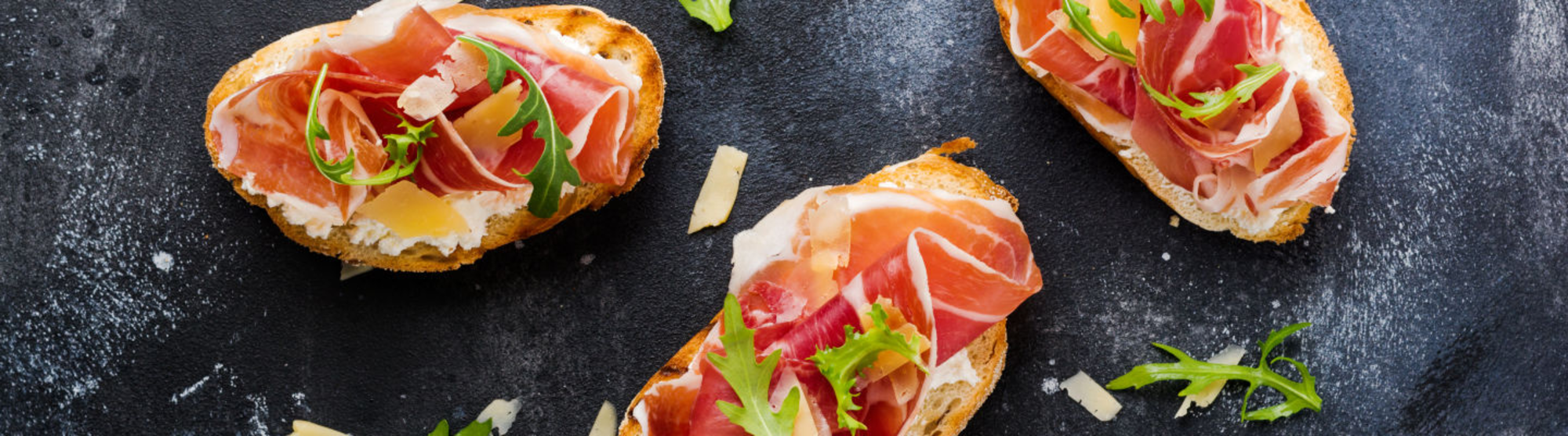 Tartine aux saveurs de Bayonne et fromage de brebis