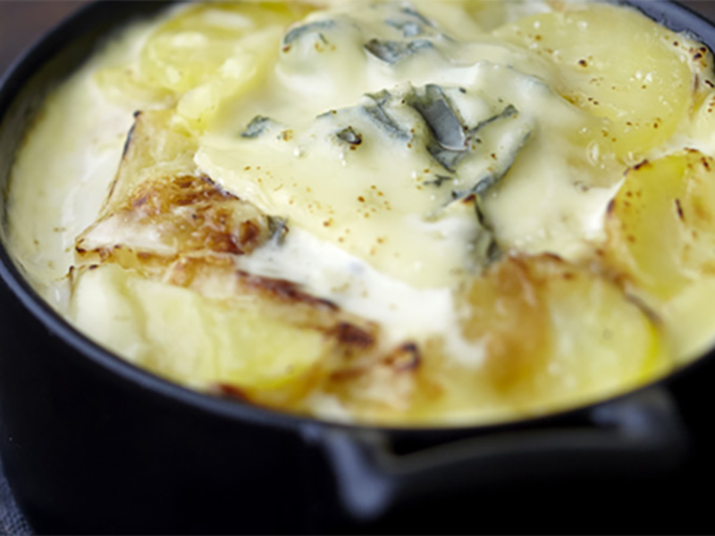 Gratin de pommes de terre rattes au fromage bleu