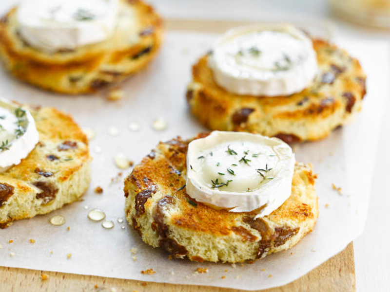 Chèvre chaud sur tartine briochée