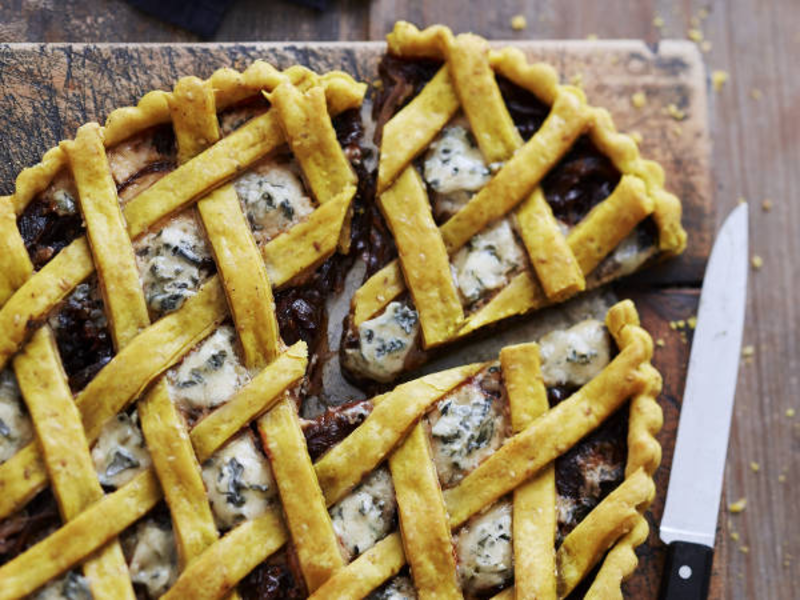 Tarte aux oignons rouges et fromage bleu