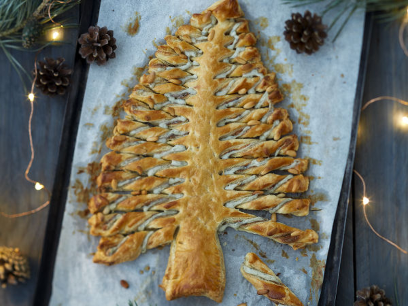 Sapin feuilleté à la crème de bleu