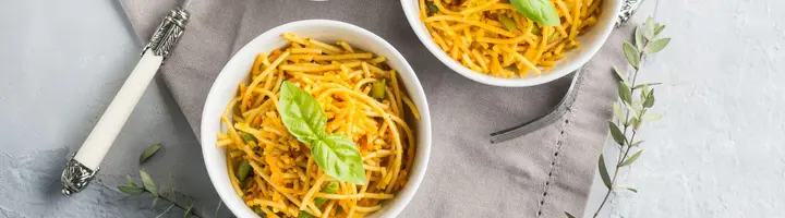 Spaghetti au thon, curry et fromage frais