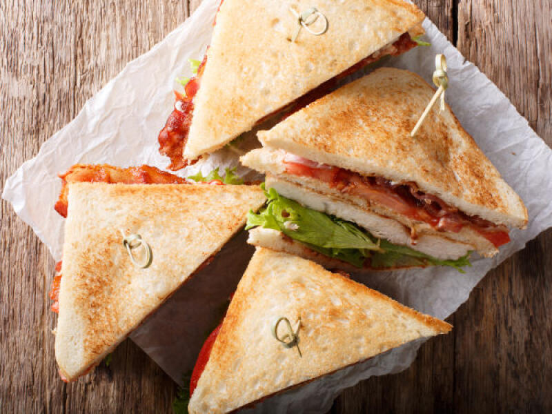 Club-sandwichs au chorizo et fromage