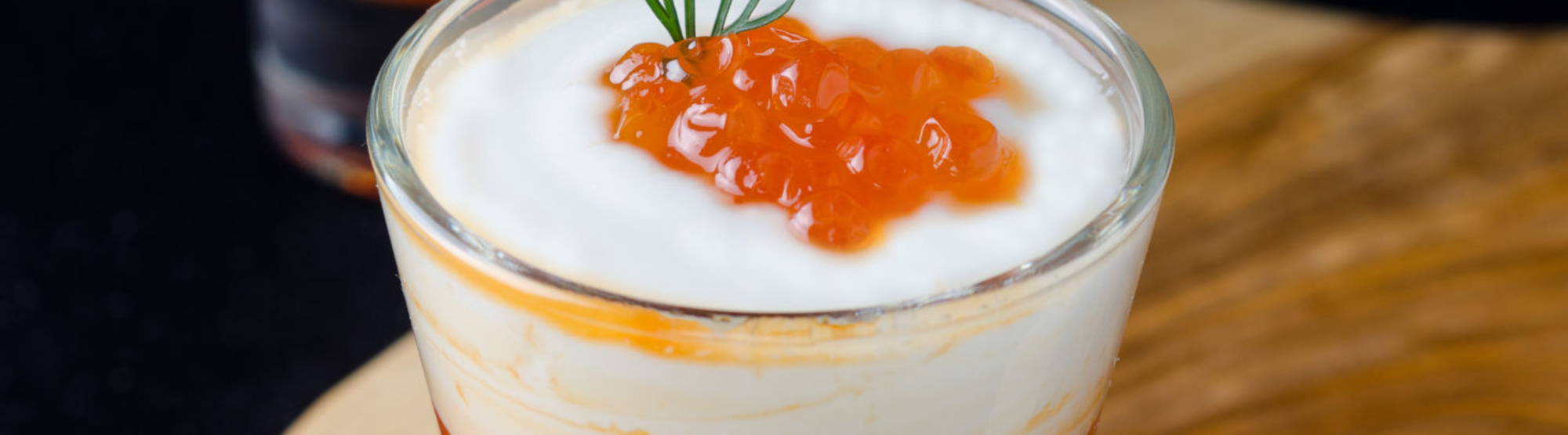 Verrine fraîcheur tomates, fromage de chèvre frais et basilic