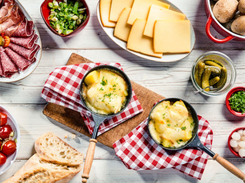 Raclette au foie gras et jambon cru