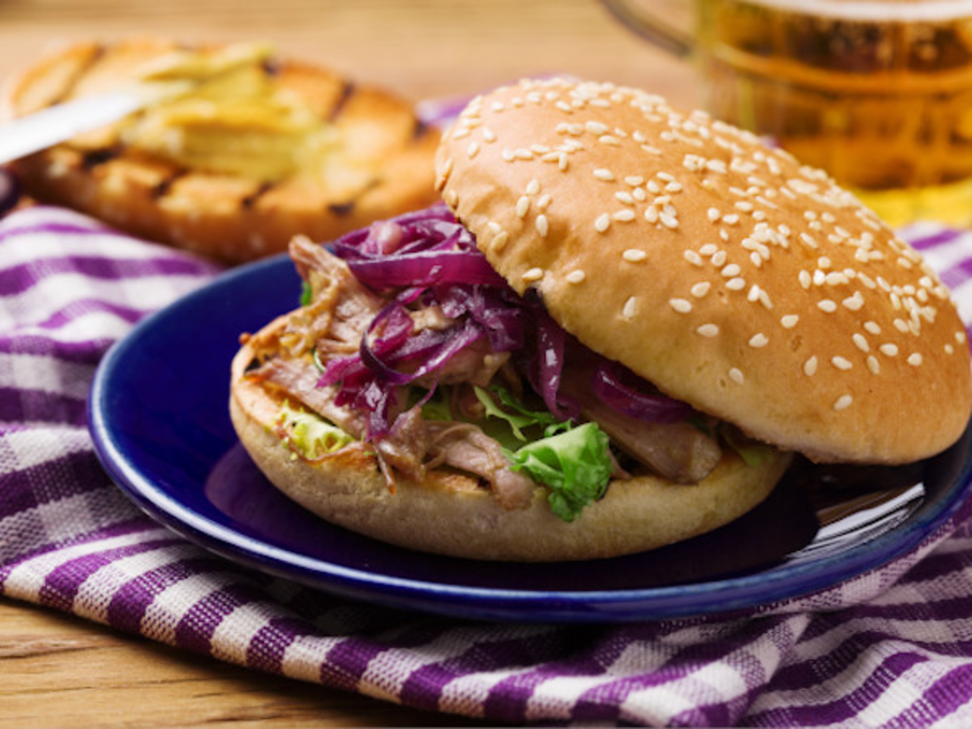 Hamburger de canard mi-fumé au bleu
