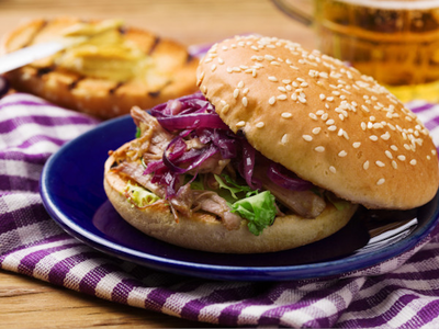 Hamburger de canard mi-fumé au bleu