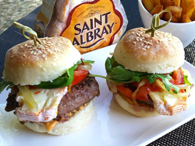 Mini burgers au steak haché et fromage