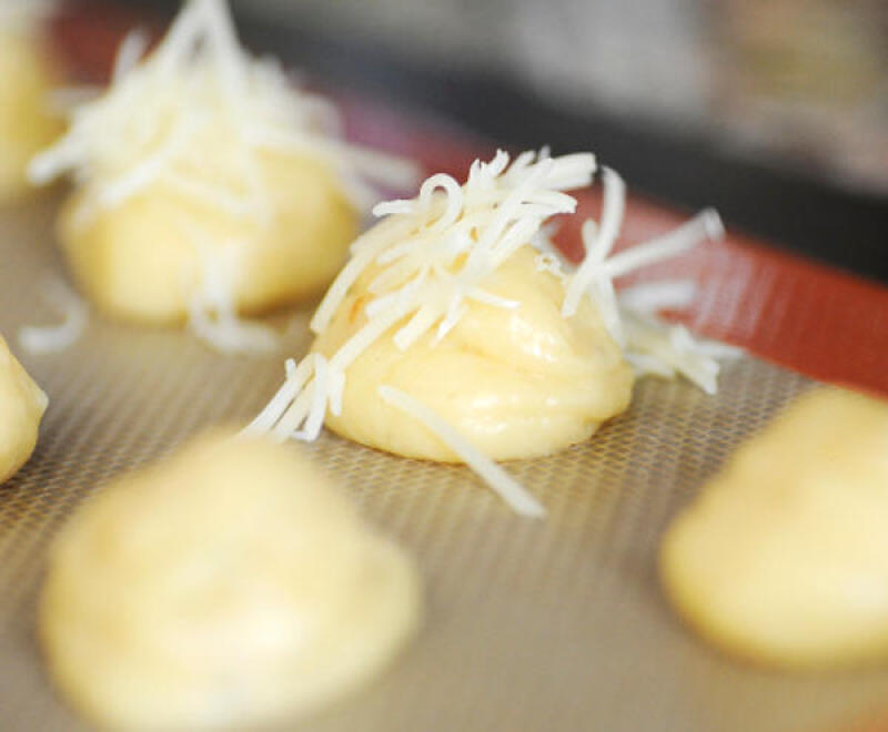 TH06_preparation-gougeres-fromage-rape