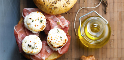 TH05_bagel-au-chevre-chaud