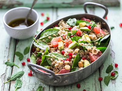 Salade de quinoa : 7 idées recettes au fromage
