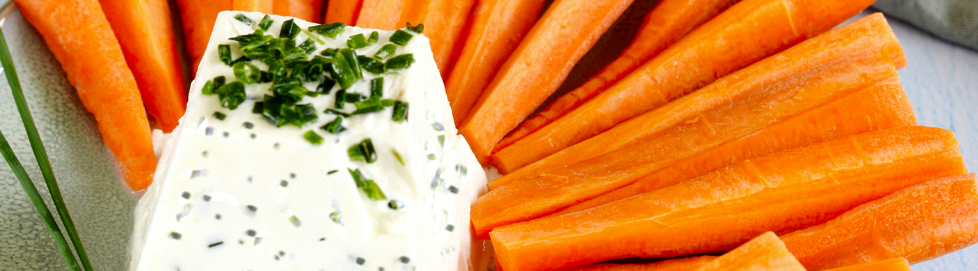 Pyramide de fromage de chèvre à la ciboulette