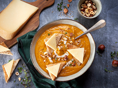 Soupe de potiron aux épices et fromage