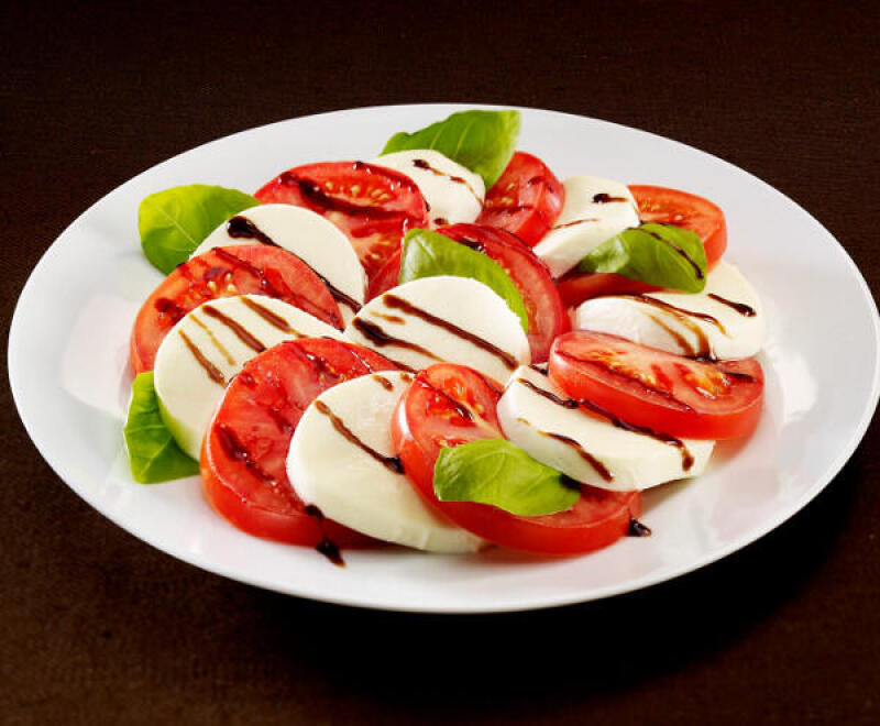 TH06_salade-caprese-tomate-mozzarella