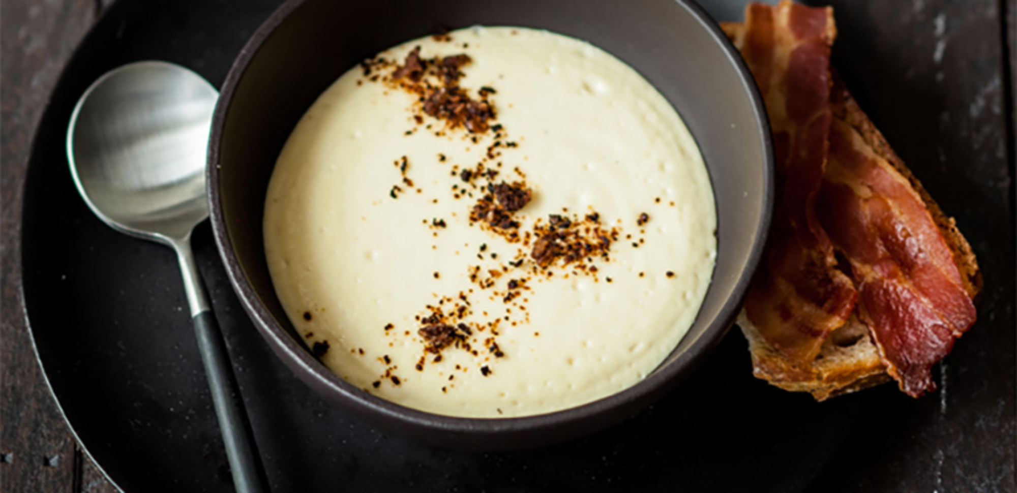 Espuma de maroilles au chips de lard fumé