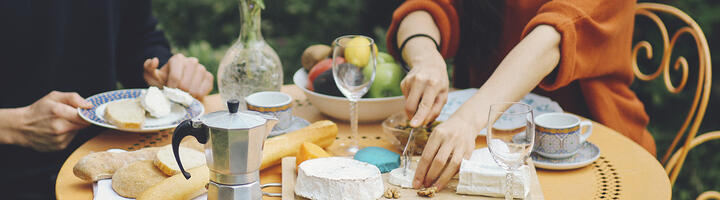 Le fromage dans les petits déjeuners du monde : Traditions et bienfaits nutritionnels