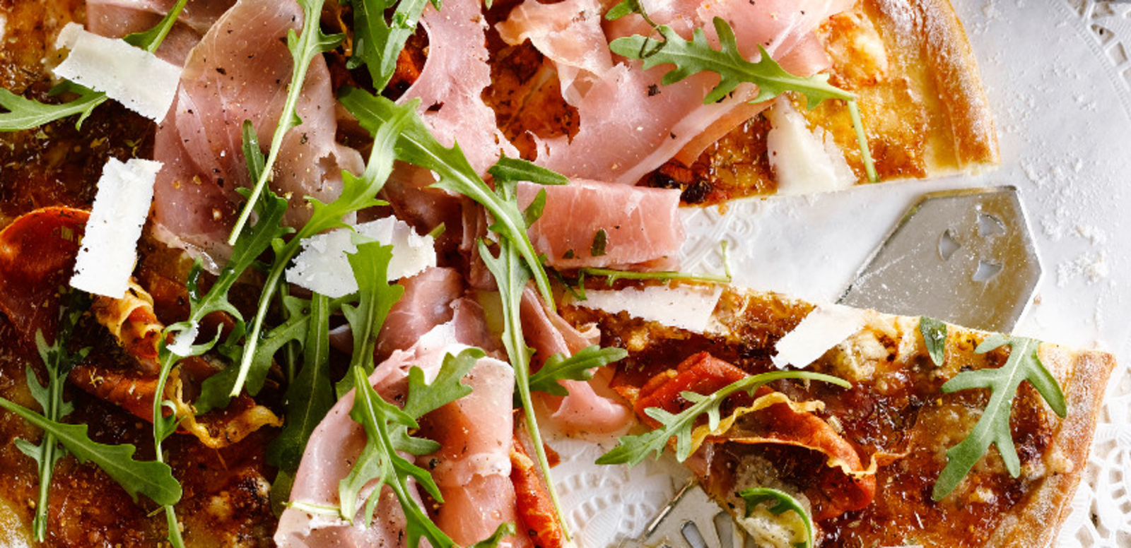 TH05_pizza-jambon-italien-parmesan