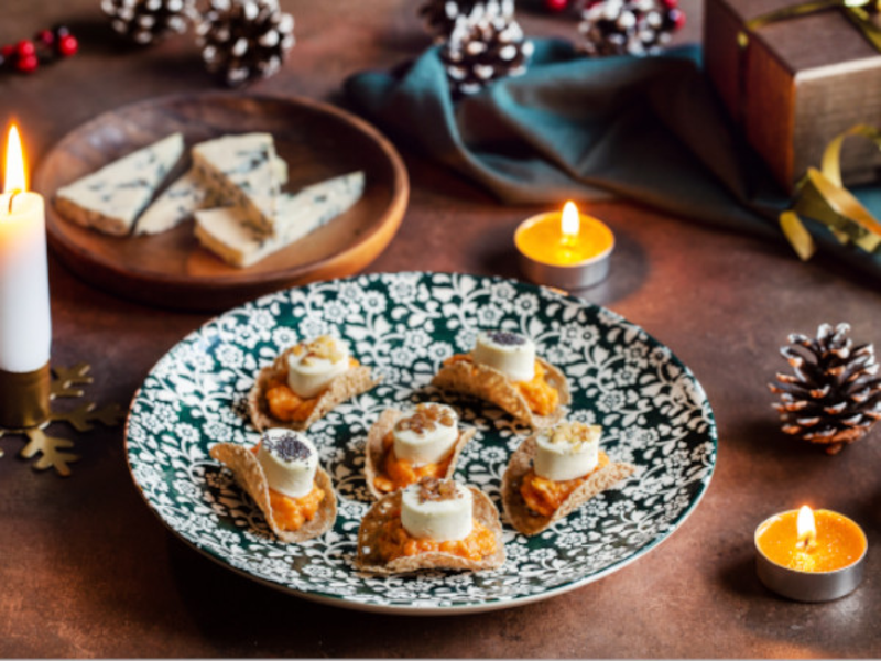 Chips de sarrasin, carotte, potimarron et fromage au bleu