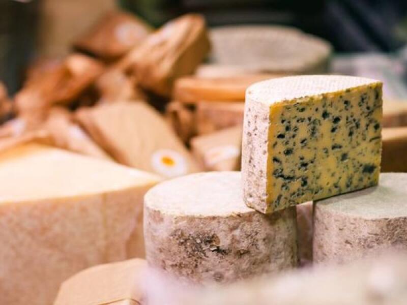 Le fromage au lait pasteurisé : un concentré de nutriments favorable à la grossesse