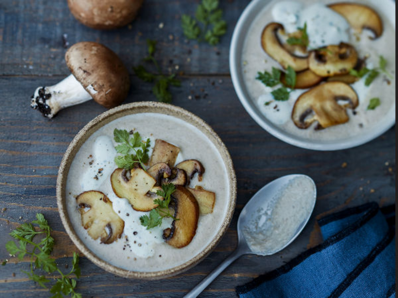 Velouté de champignons à la crème de bleu