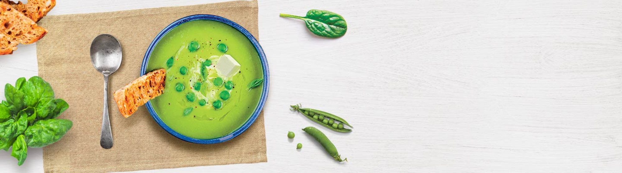 Velouté d'épinards et cosses de petits pois au fromage frais