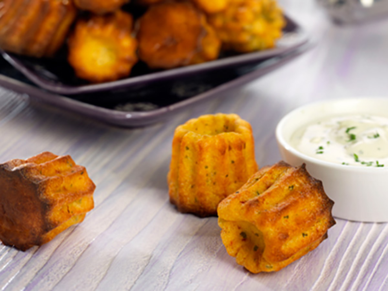 Cannelés au fromage frais et tomates confites