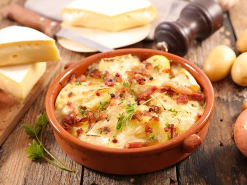 Pommes de terre au reblochon : notre recette de tartiflette