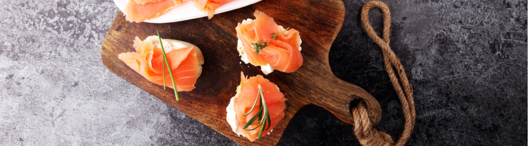 Toasts au saumon fumé, fenouil et fromage