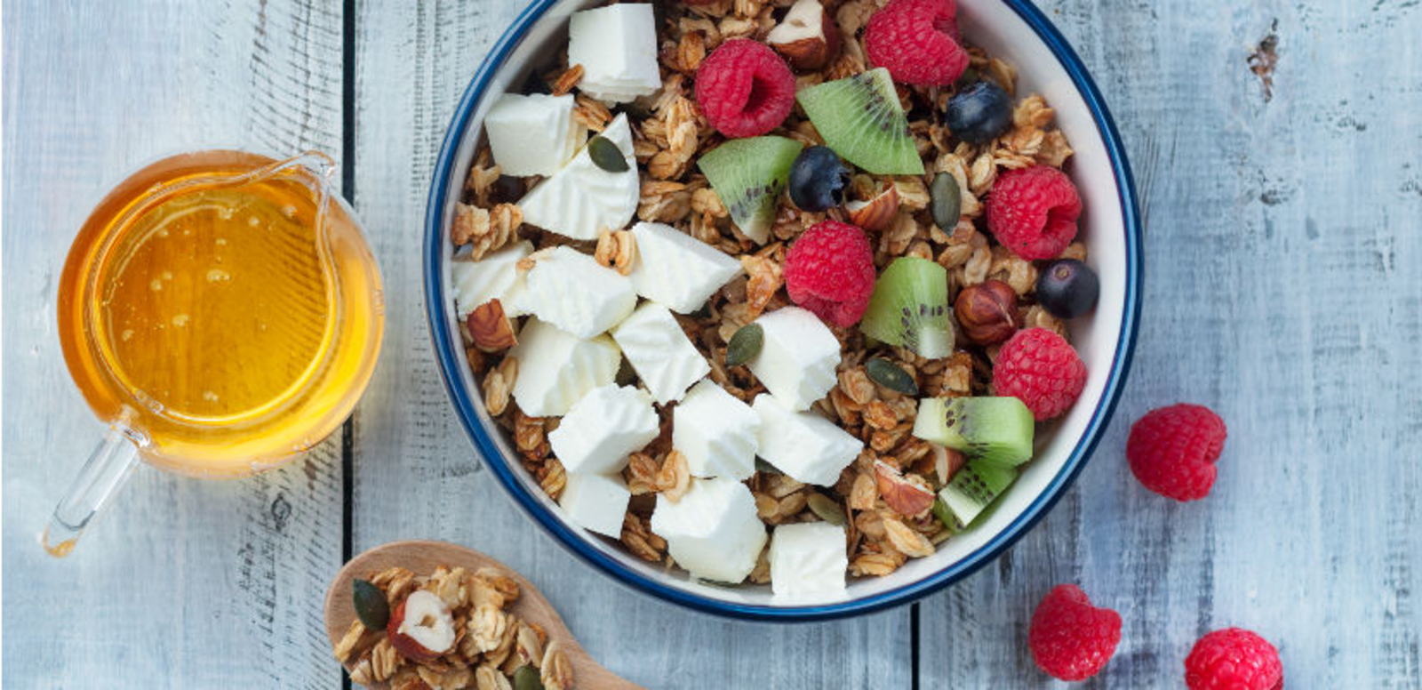 Petit déjeuner granola au Caprice des Anges