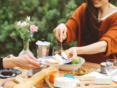 Un plateau de fromage original et printanier