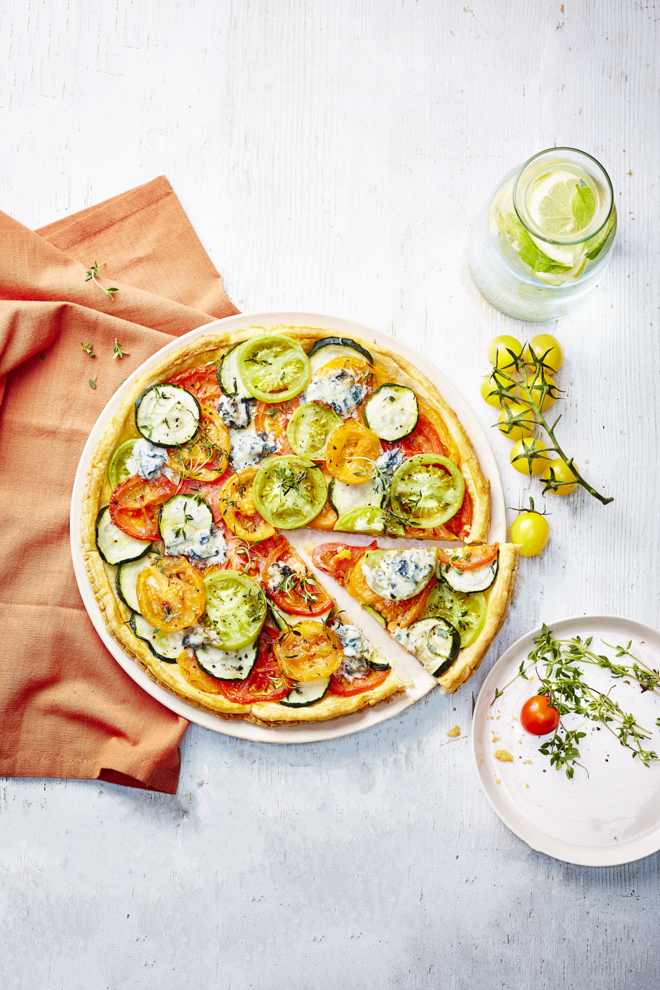 Tarte courgettes, bleu et tomates