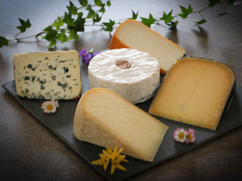 Un plateau de fromages pour Pâques