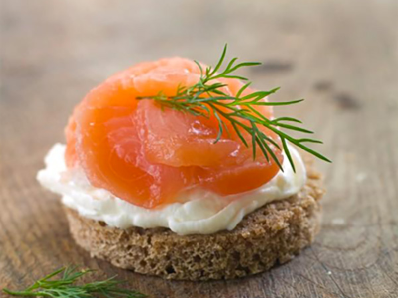 Toasts saumon fumé et au fromage frais