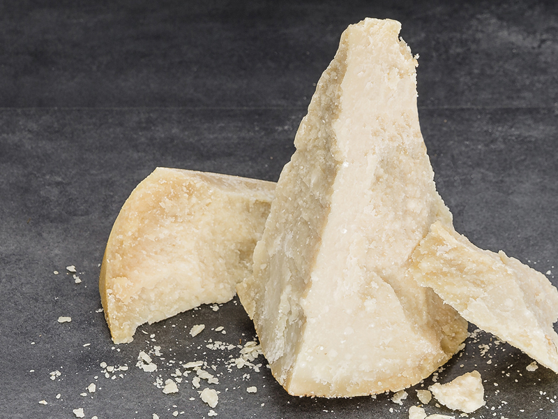 Parmesan (Parmigiano reggiano) AOP