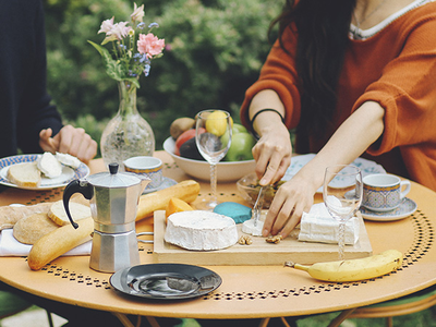 Le fromage dans les petits déjeuners du monde : Traditions et bienfaits nutritionnels