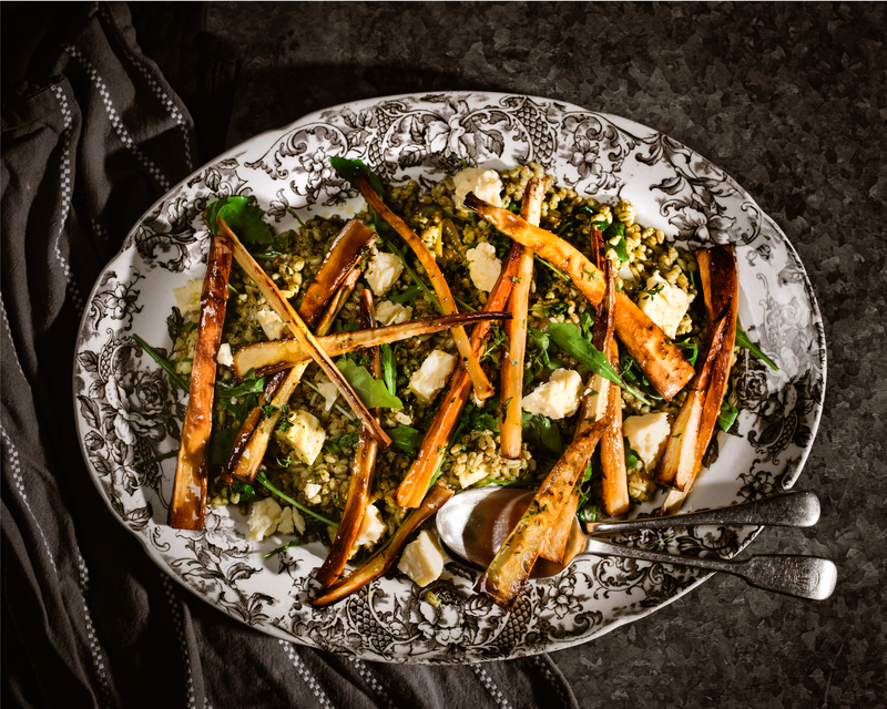 Salade d'épeautre, pesto de cheddar et légumes