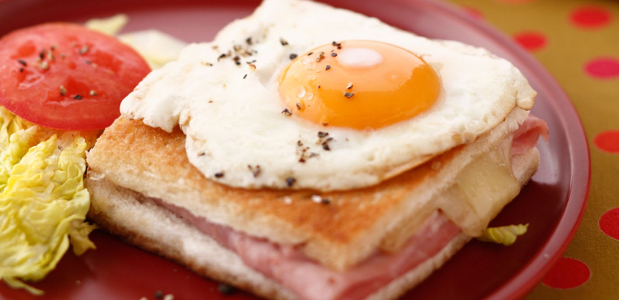 Croque-madame au jambon et fromage